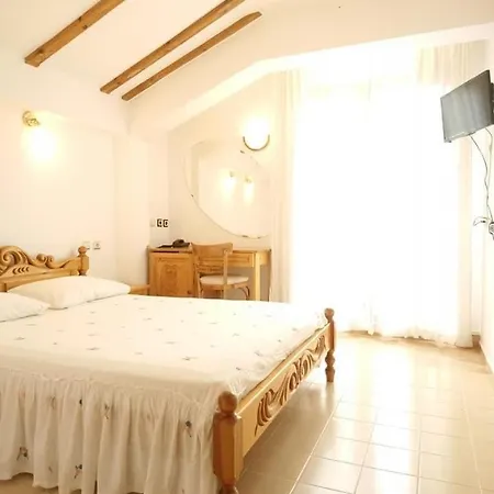 Park Amfora -free Parking 3* Vladaya