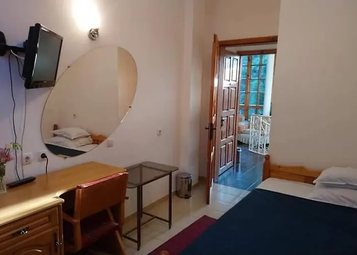 Park Amfora -free Parking 3* Vladaya