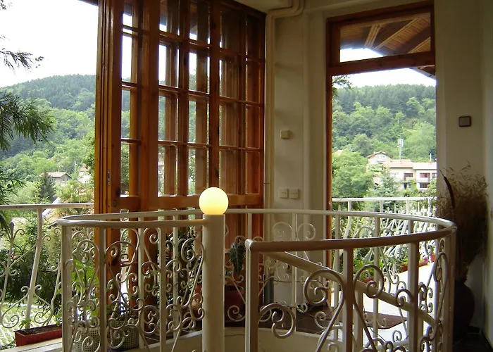 Park Amfora -free Parking 3* Vladaya