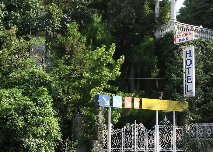 Park Amfora -free Parking 3* Vladaya